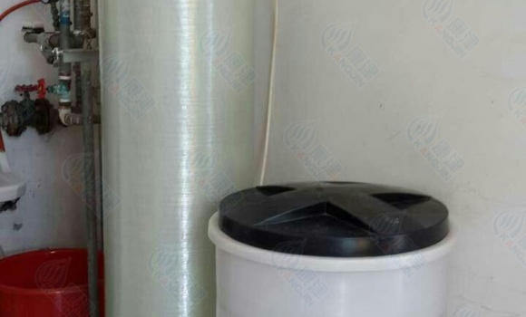 鍋爐軟水器,鍋爐軟化水裝置,離子交換器,鍋爐軟化水設備4-5噸/每小時-巨津JJ-KF-Q-400（濱潤控制系統(tǒng)）