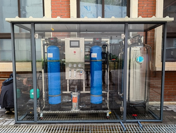 貴州貴陽(yáng)某幼兒園0.5噸反滲透直飲水設(shè)備