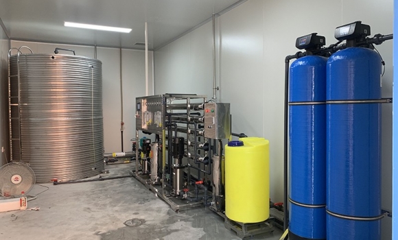 云南某藥廠1T雙級反滲透凈水設(shè)備